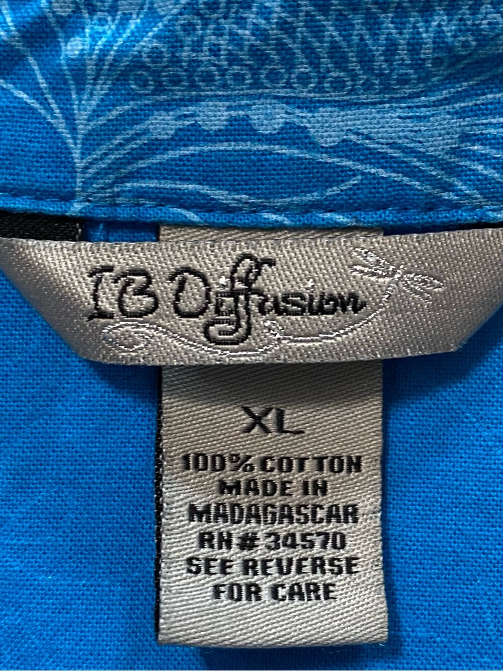 IB Diffusion women’s bright blue Hawaiian style shirt, light blue design - Picture 2 of 10